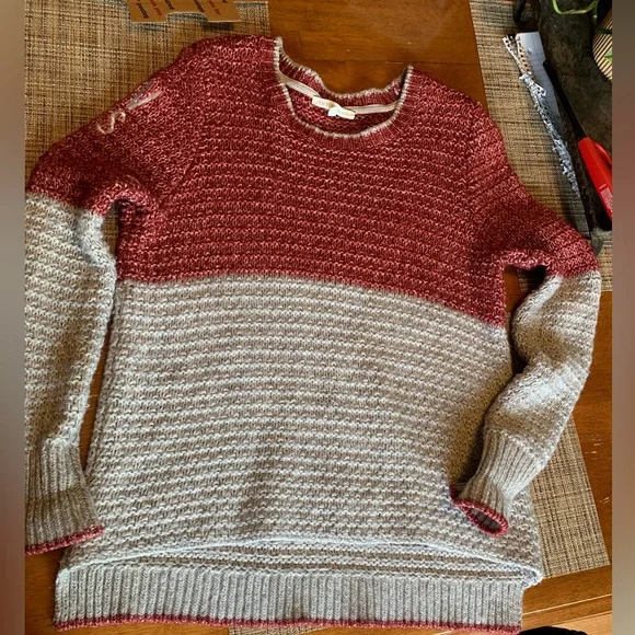 Oversized Victoria Secret sweater. Size S/Maroon and Gray. - Picture 1 of 5